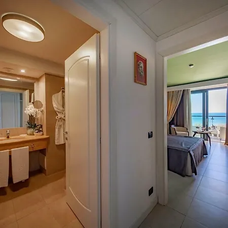 ホテル Sea Palace 5*