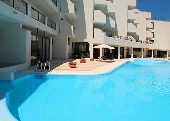 Sea Palace 5* تْشيفالو