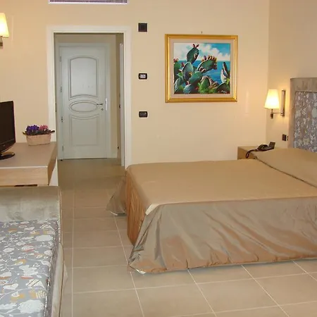 Sea Palace 5*