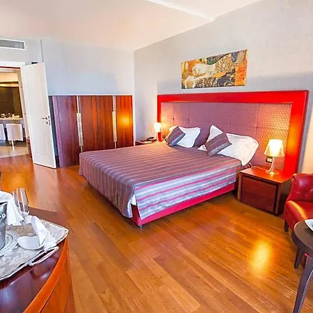 Sea Palace 5*