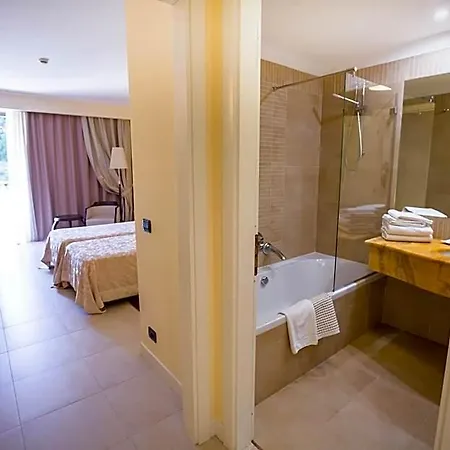 Hotel Sea Palace 5*