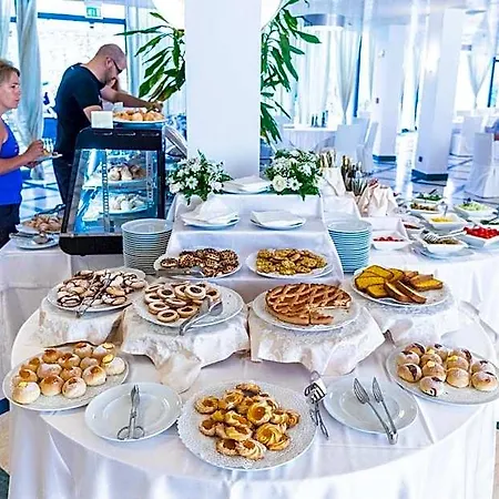 Hotel Sea Palace 5*