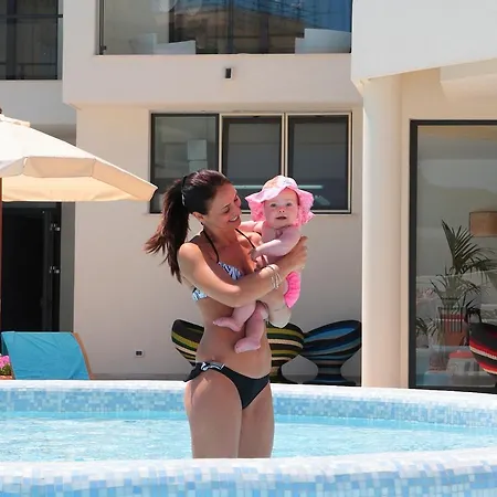 Sea Palace Szálloda 5*