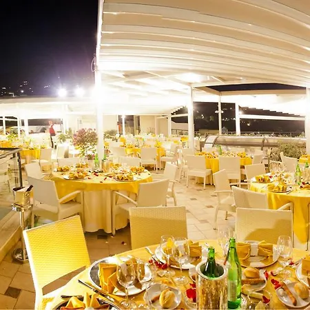 Hotel Sea Palace 5*