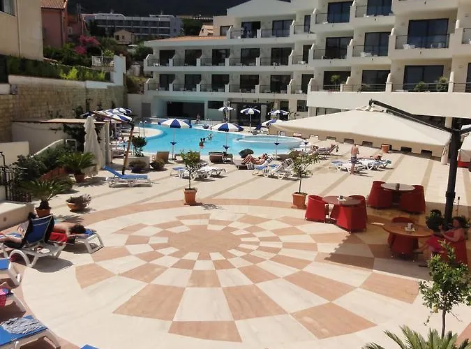 Sea Palace Szálloda 5*