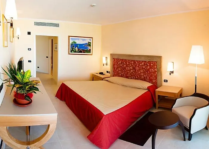 Sea Palace Szálloda 5*