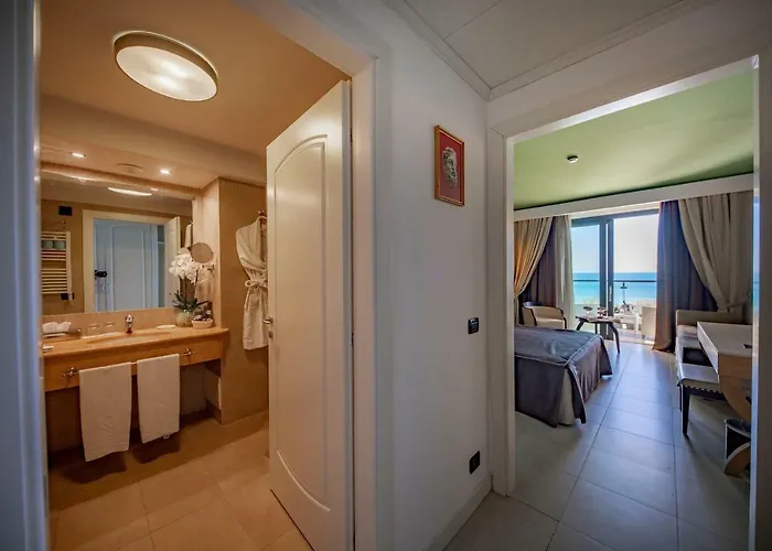 Szálloda Sea Palace 5*